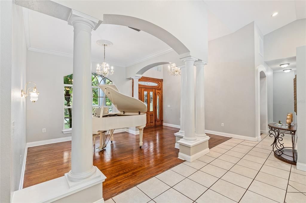 Chandelier, Interior, Piano, Recessed Lighting, Wood Texture Flooring