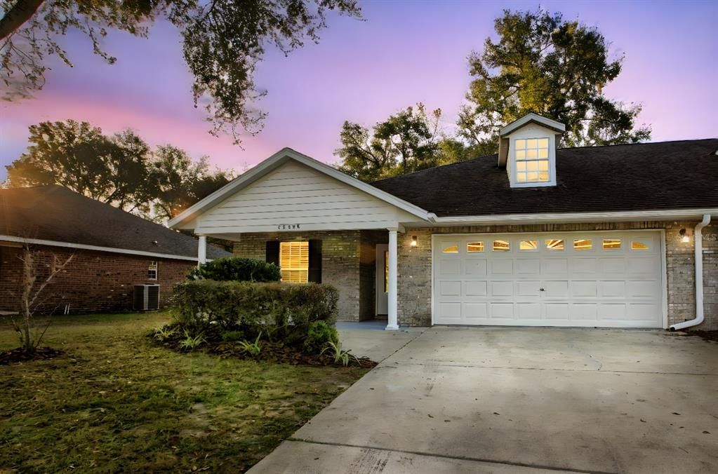 Attached, Exterior, Facade, Brick Facade, Ranch