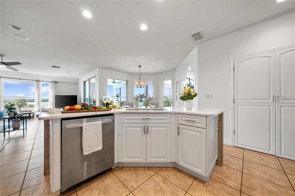 Chandelier, Dining room, Interior, Kitchen, Recessed Lighting, Stainless Steel Appliances
