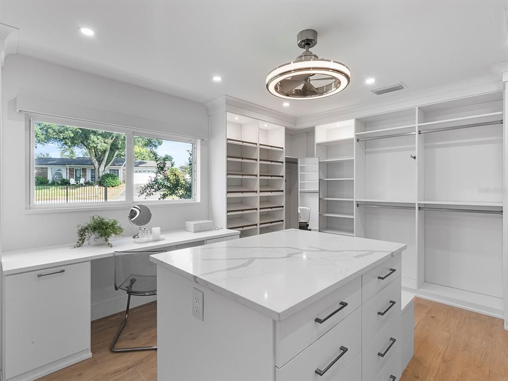 Interior, Pendant Lights, Recessed Lighting, Wood Texture Flooring