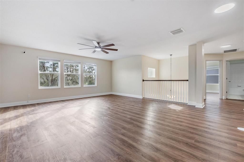 Empty room, Interior, Pendant Lights, Recessed Lighting, Wood Texture Flooring