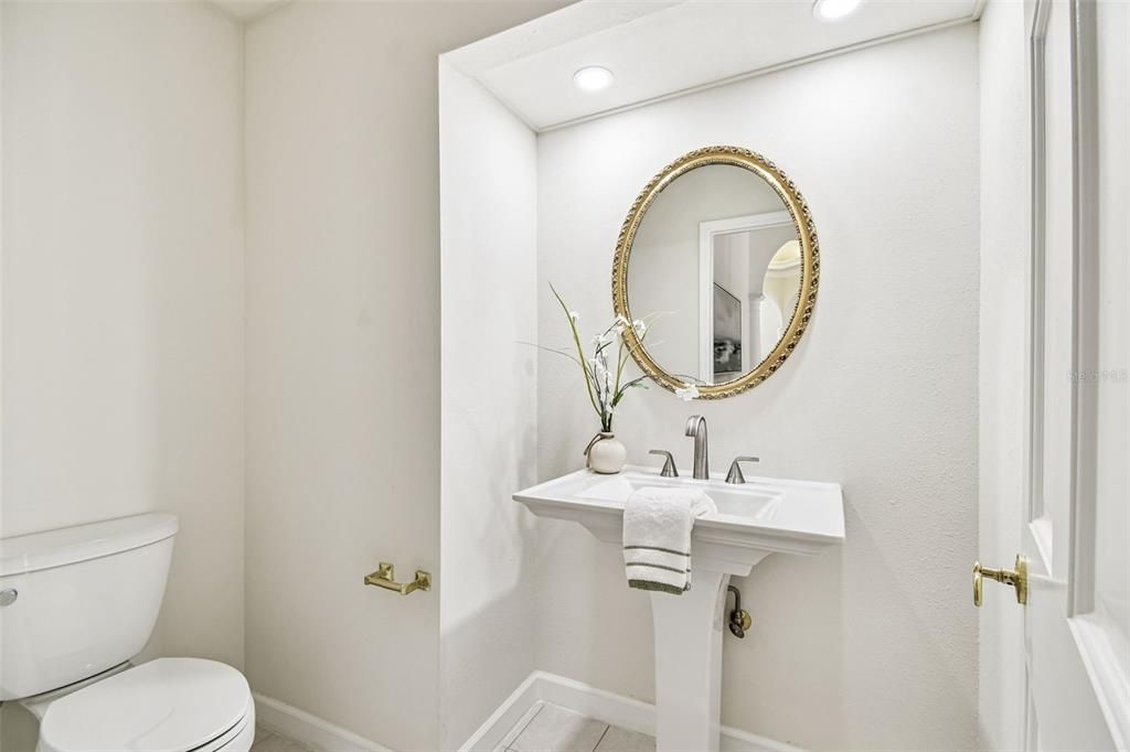 Bathroom, Interior, Recessed Lighting