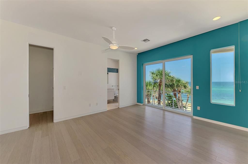 Empty room, Interior, Recessed Lighting, Water, Wood Texture Flooring