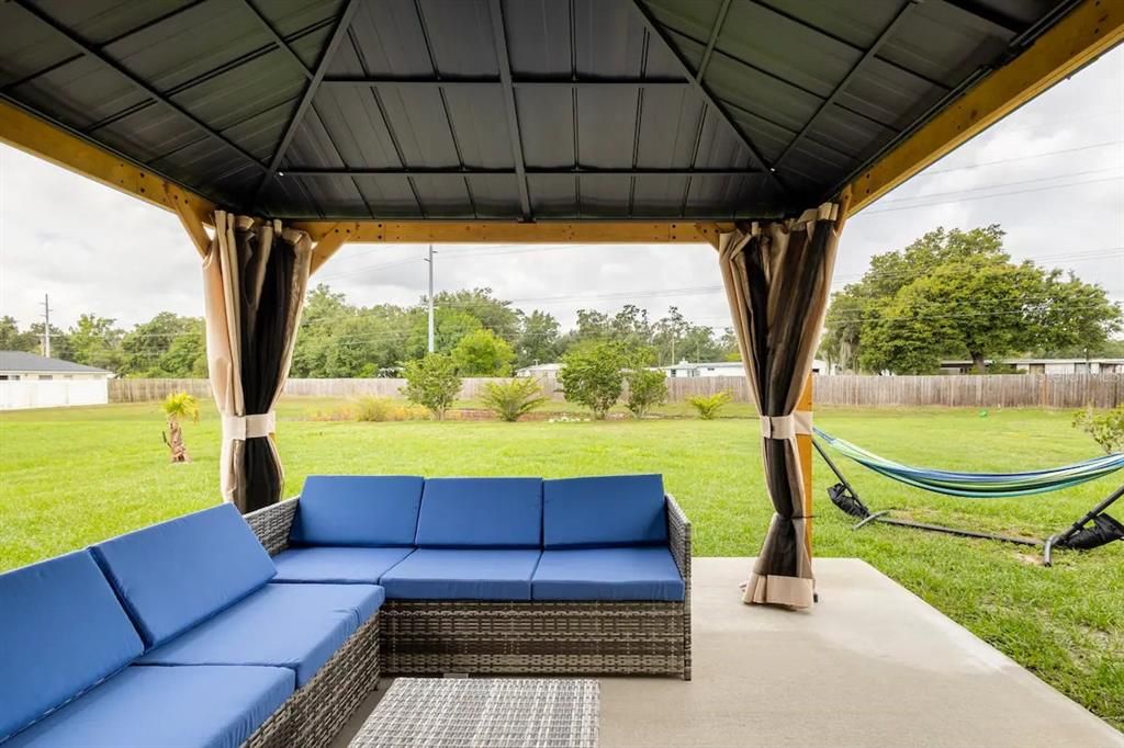 Backyard, Exterior