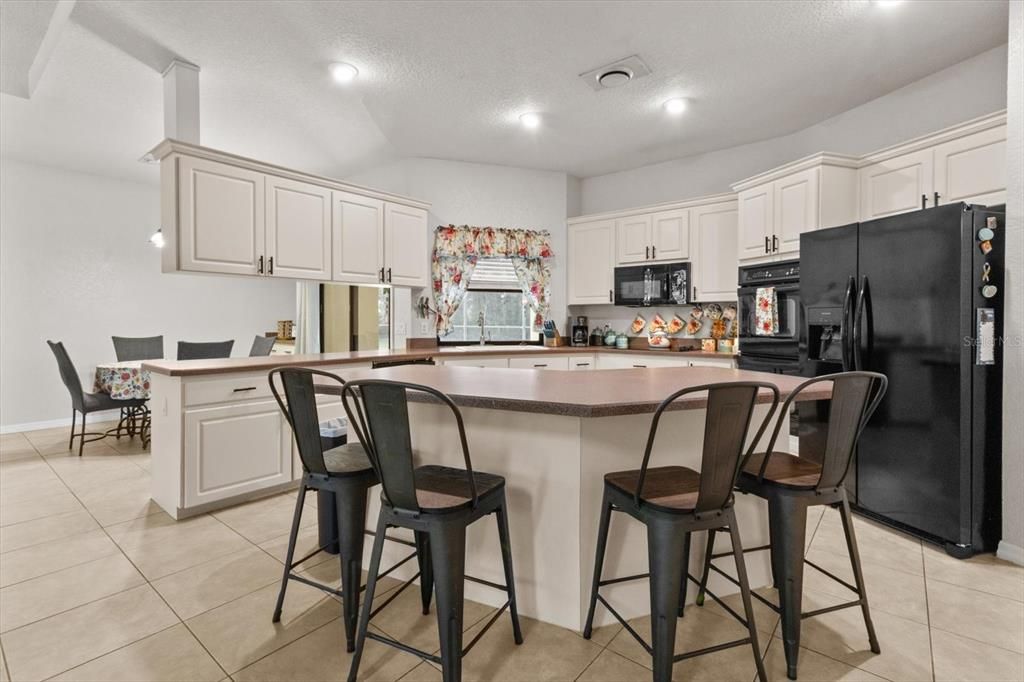 Dining room, Interior, Kitchen, Recessed Lighting