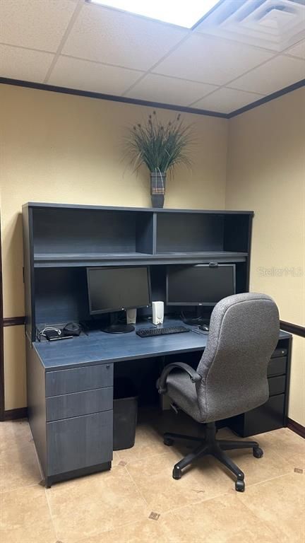 Home Office, Interior