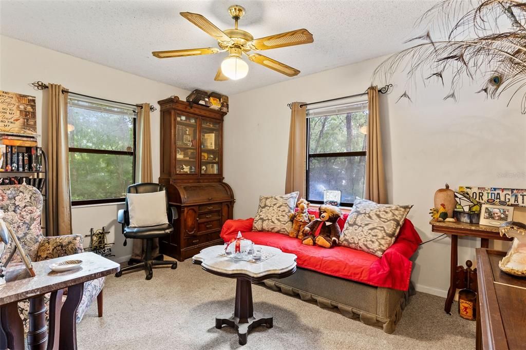 Home Office, Interior