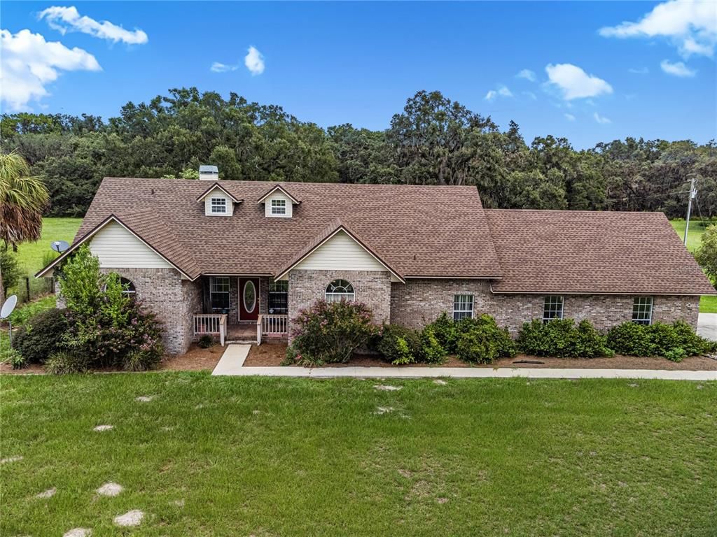 Backyard, Exterior, Facade, Brick Facade, Cape Cod