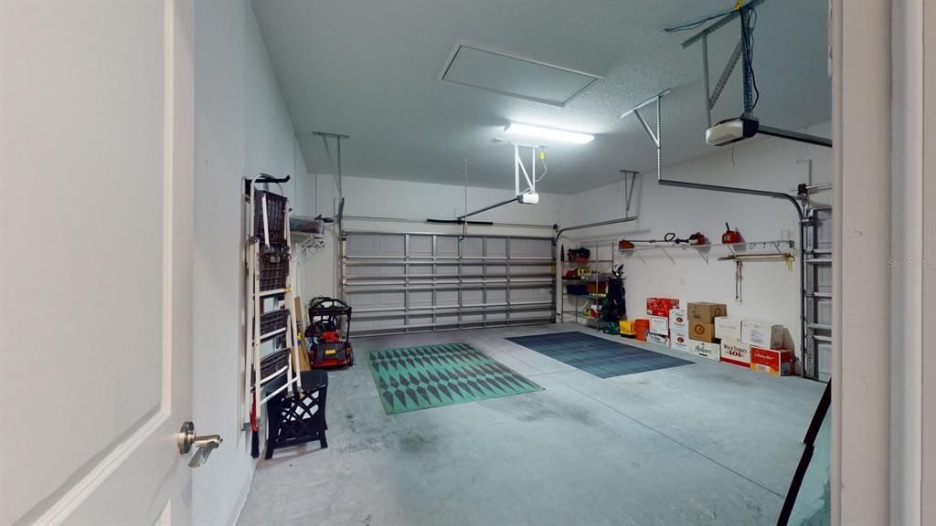 Garage, Interior