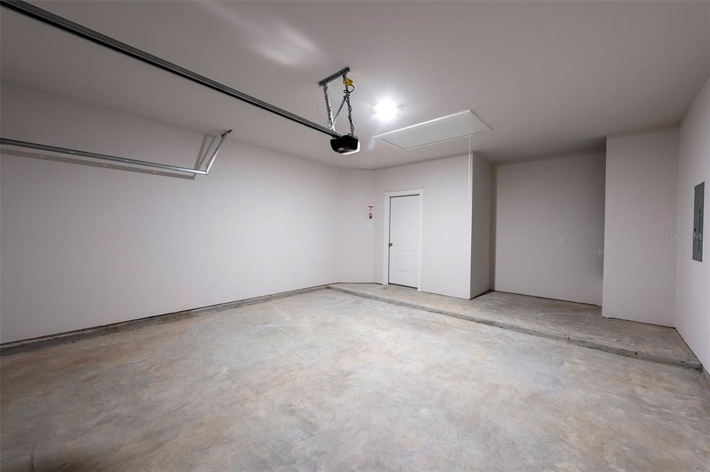Garage, Interior