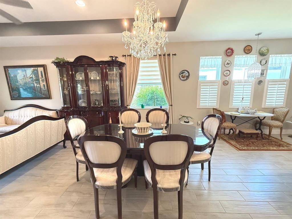 Chandelier, Dining room, Interior, Recessed Lighting, Wood Texture Flooring