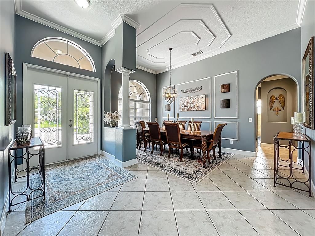 Chandelier, Dining room, Interior, Pendant Lights