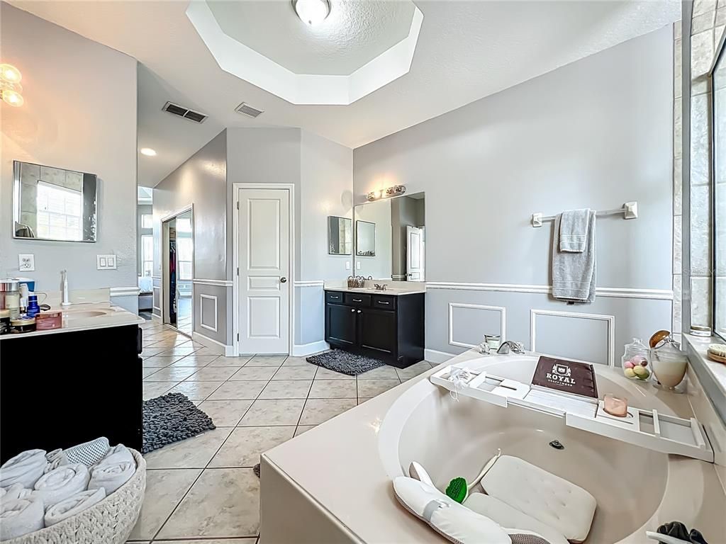 Bathroom, Interior, Recessed Lighting