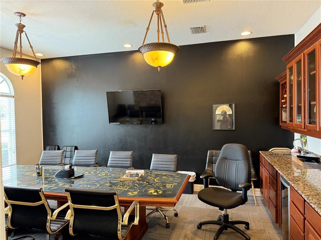 Dining room, Interior, Pendant Lights, Recessed Lighting