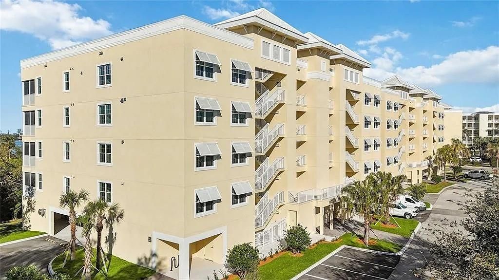 Exterior, Facade, Condo Building