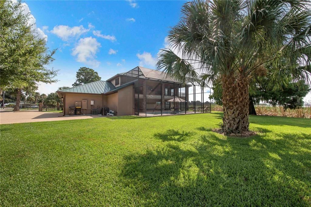 Backyard, Exterior