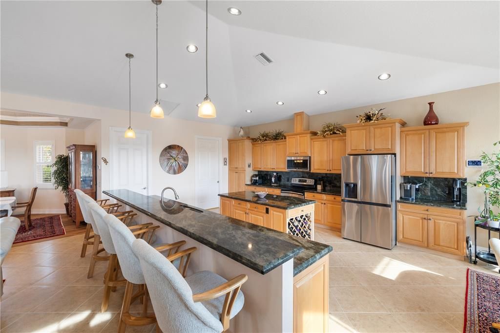 Dining room, Interior, Kitchen, Pendant Lights, Recessed Lighting, Stainless Steel Appliances