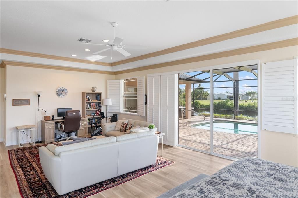 Home Office, Interior, Living room, Recessed Lighting, Sun Room, Wood Texture Flooring