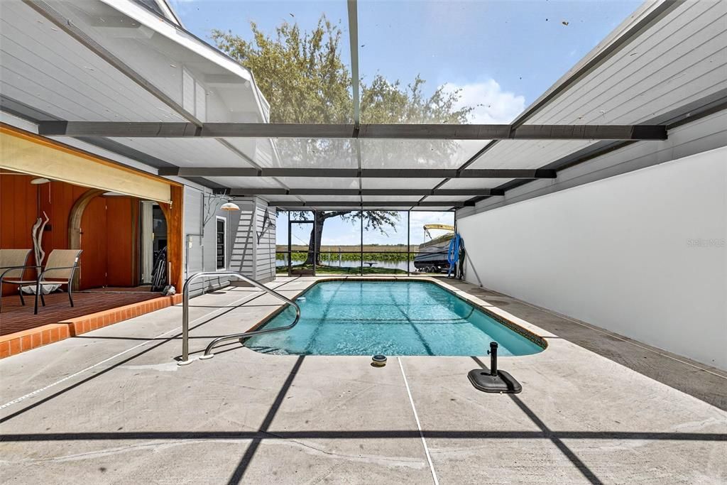 Interior, Pool, Sun Room