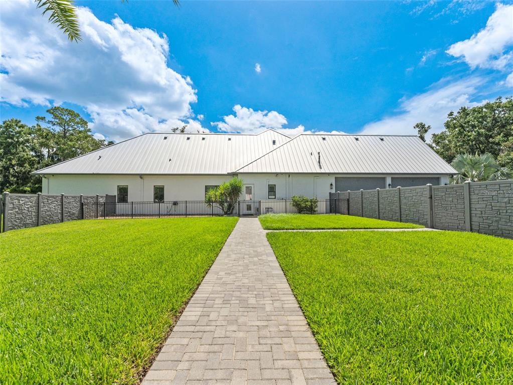Backyard, Exterior