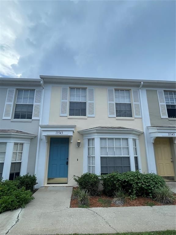 Exterior, Facade, Rowhouse