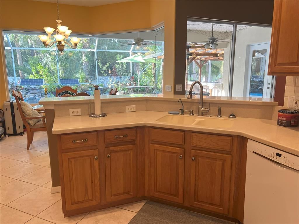 Chandelier, Dining room, Interior, Kitchen