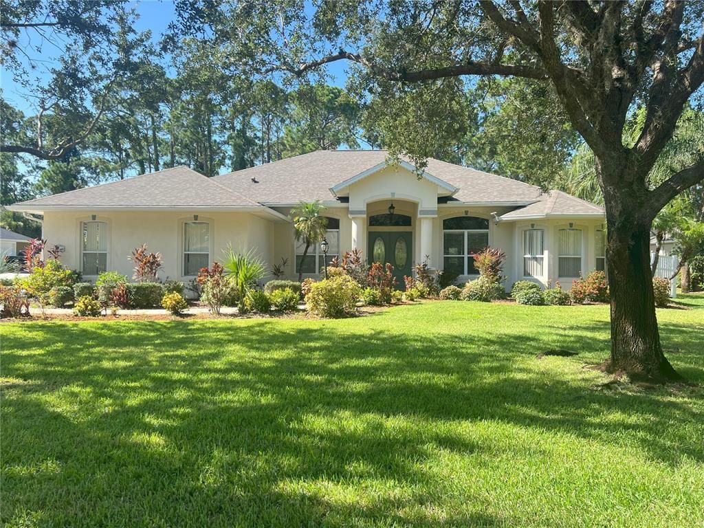 Backyard, Exterior, Facade, Ranch