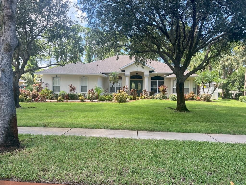 Backyard, Exterior, Facade, Ranch