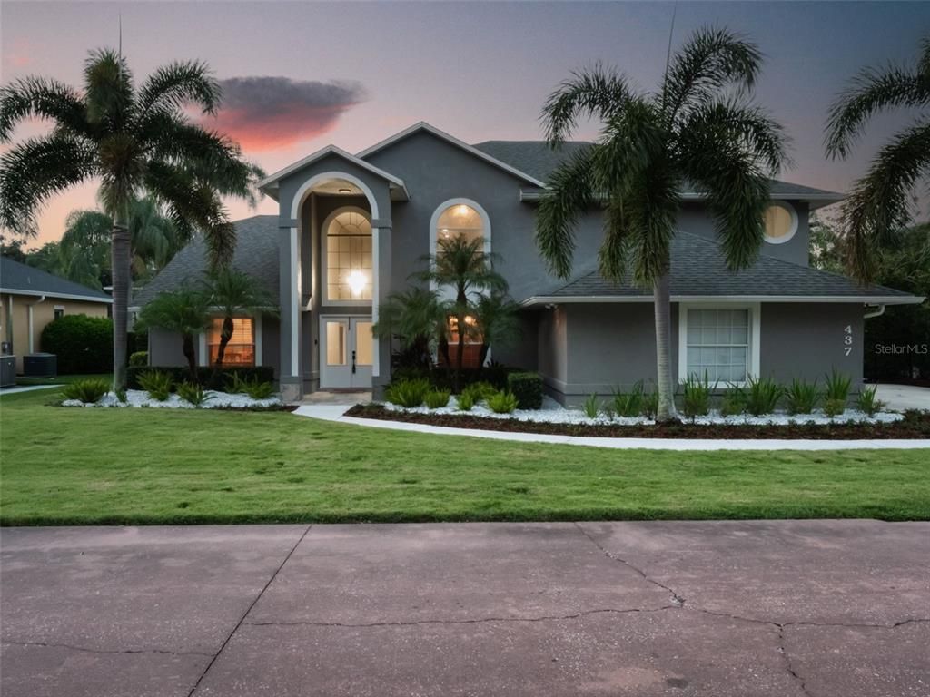Exterior, Facade, Ranch