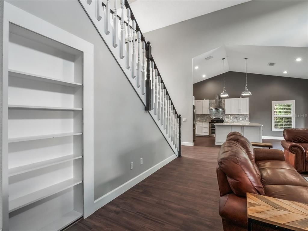 Interior, Pendant Lights, Recessed Lighting, Wood Texture Flooring