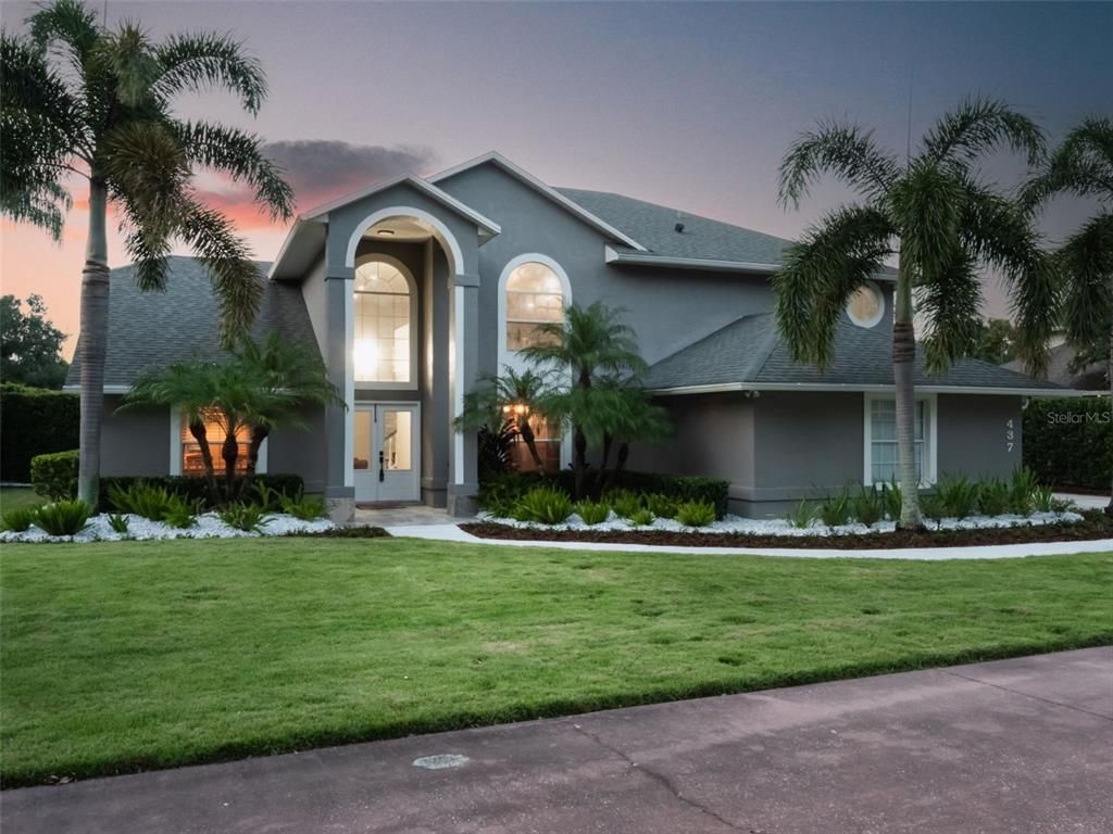 Backyard, Exterior, Facade, Ranch