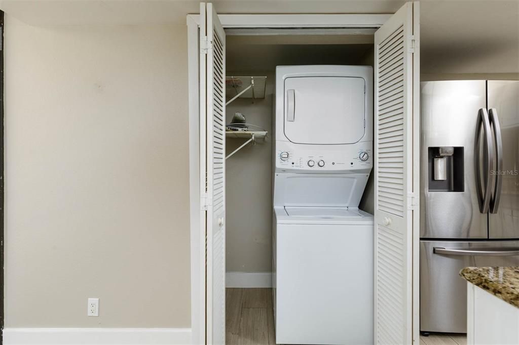 Interior, Utility Closets, Washer, Wood Texture Flooring