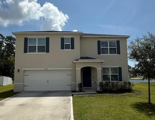 Attached, Exterior, Facade, Mediterranean