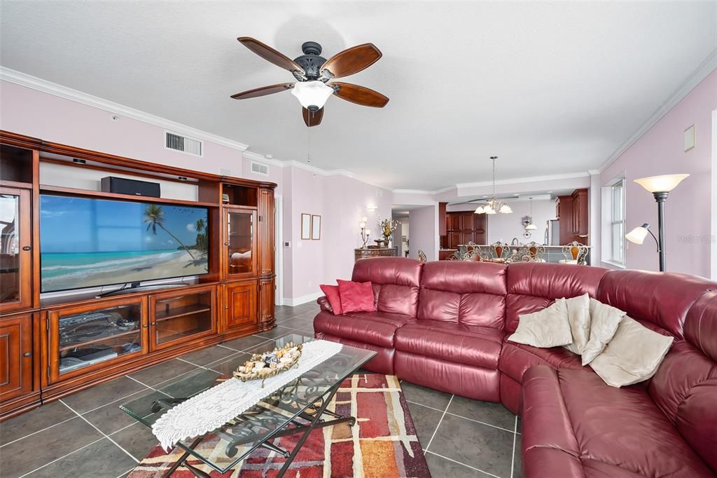 Dining room, Interior, Living room, Pendant Lights