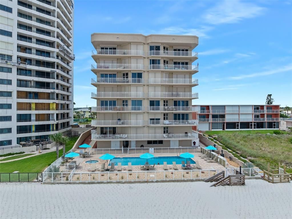 Exterior, Pool