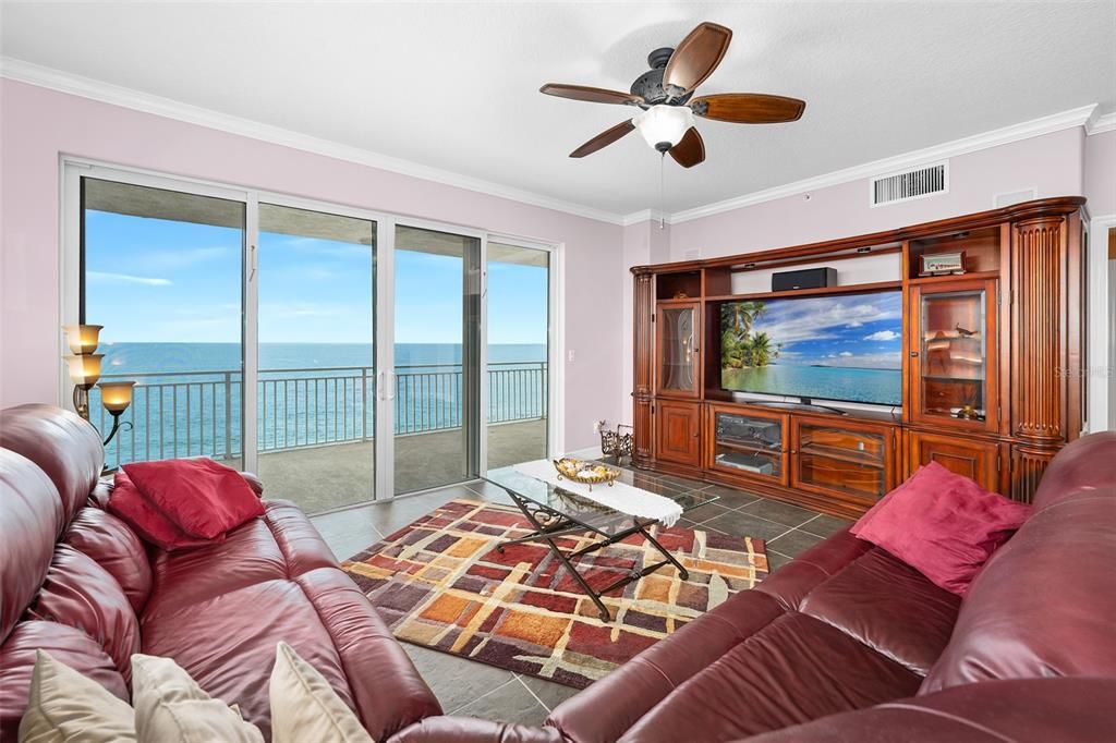 Interior, Living room, Water