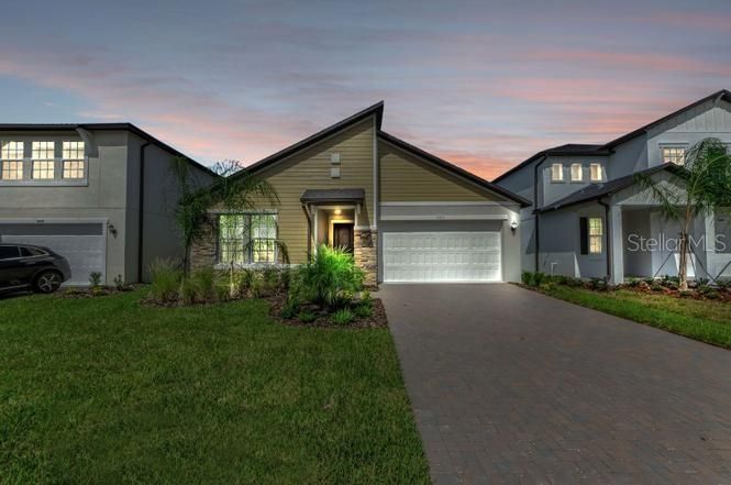 Attached, Backyard, Exterior, Facade, American Craftsman