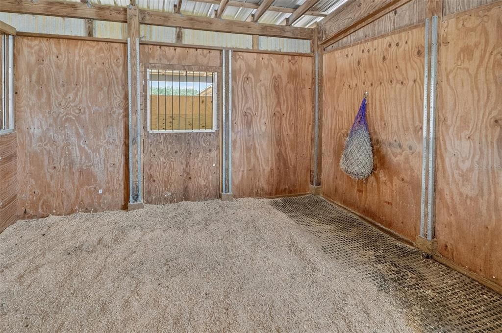 Empty room, Interior, Wooden Beams, Wooden Walls