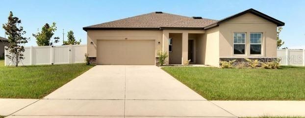 Attached, Backyard, Exterior, Facade, Modern