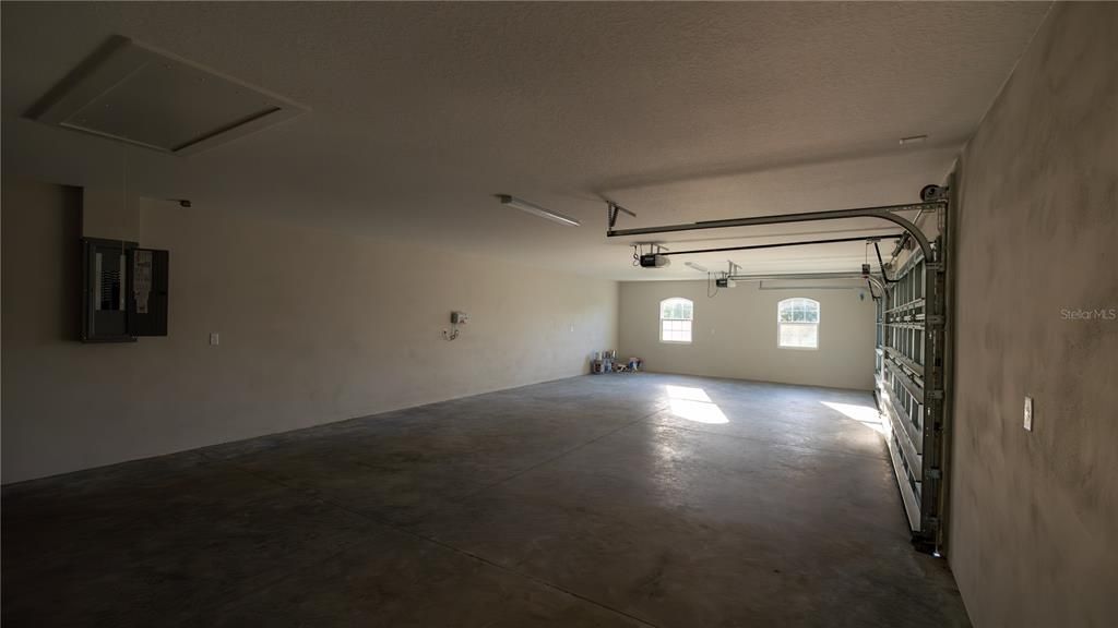 Garage, Interior