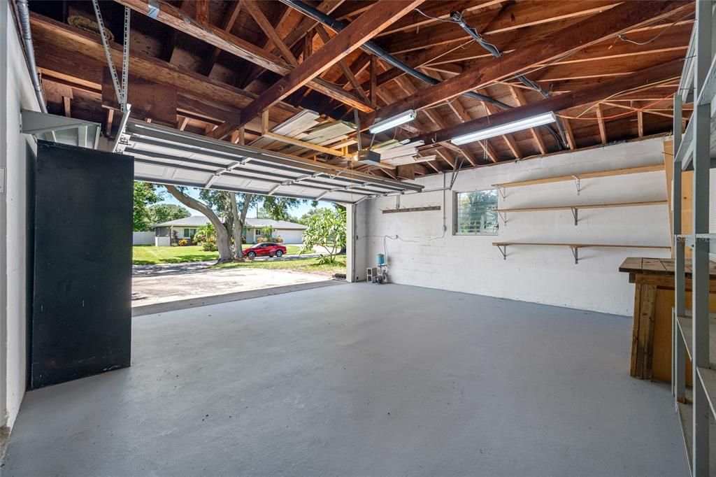 Garage, Interior, Wooden Beams
