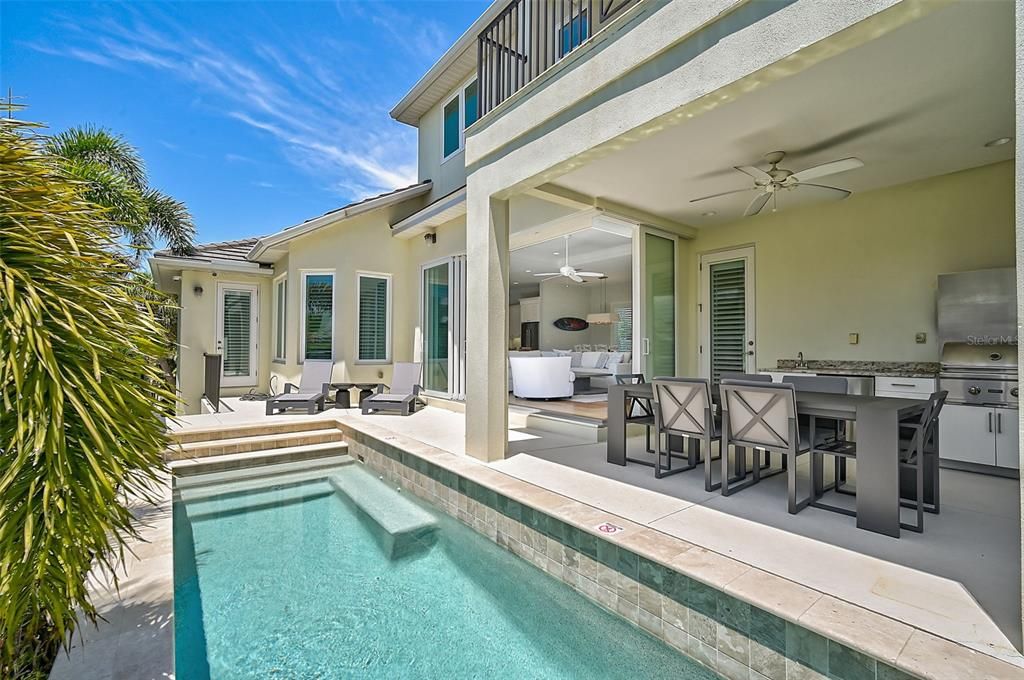 Exterior, Outdoor Kitchen, Pool