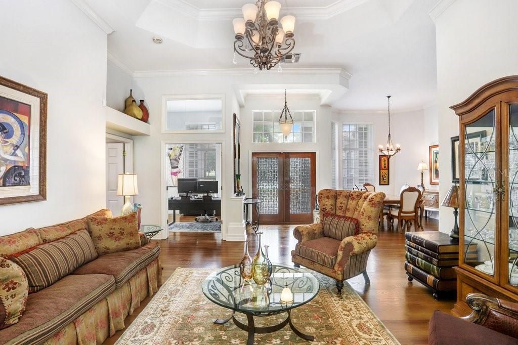 Chandelier, Dining room, Interior, Living room, Piano, Wood Texture Flooring