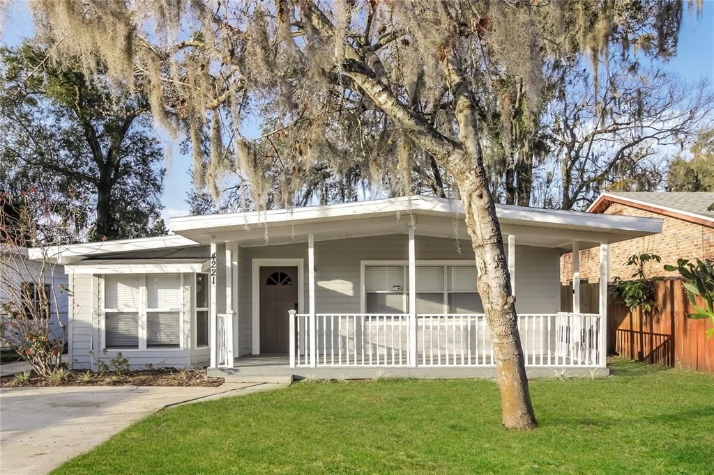 Exterior, Facade, Ranch