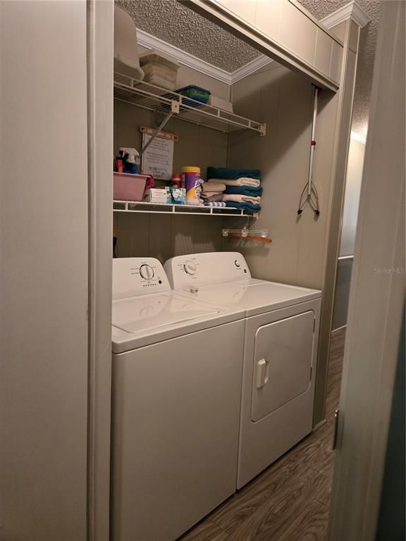 Interior, Utility Closets, Washer, Wood Texture Flooring
