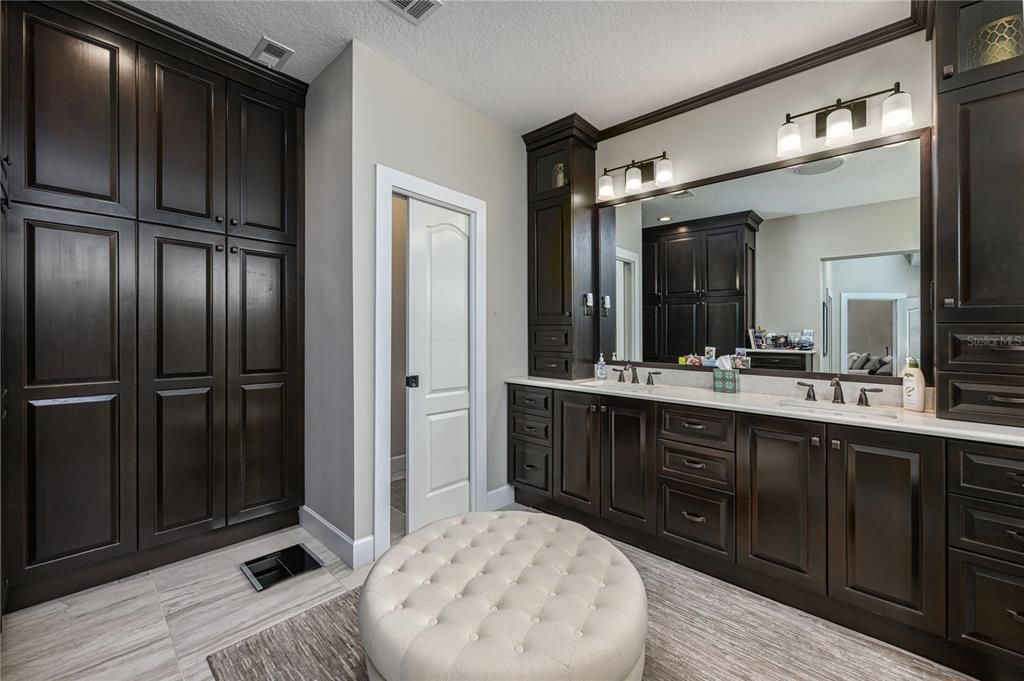 Bathroom, Dual Sink Vanities, Interior