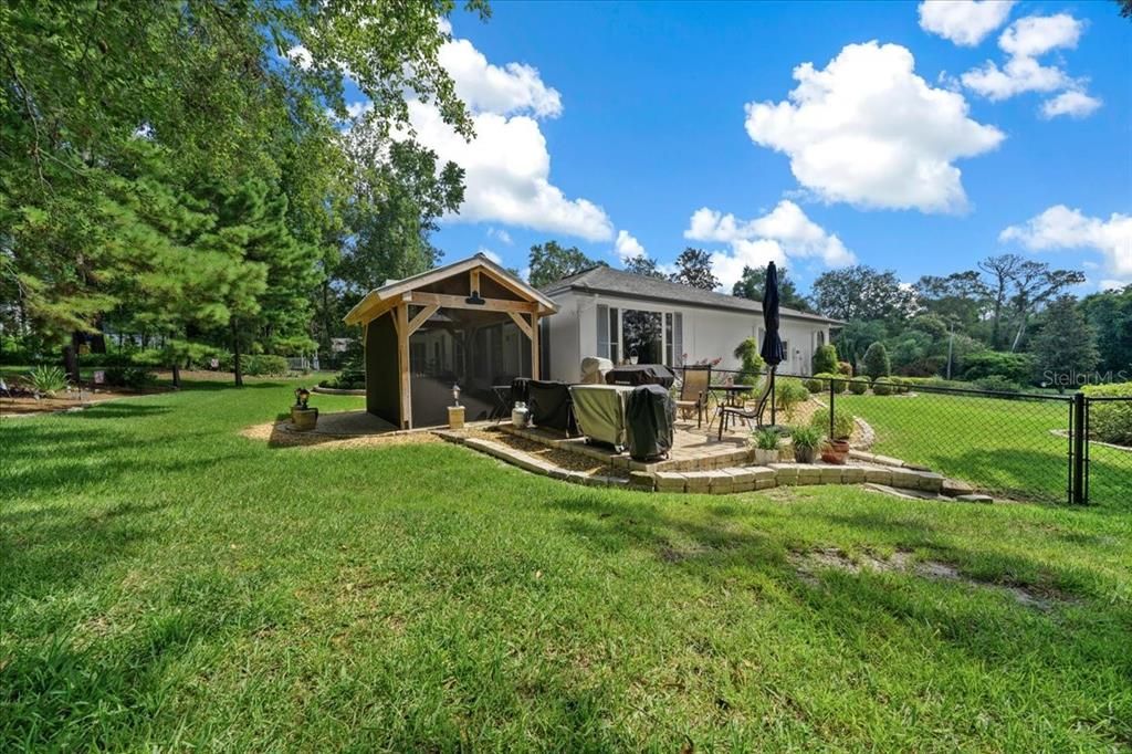 Backyard, Exterior