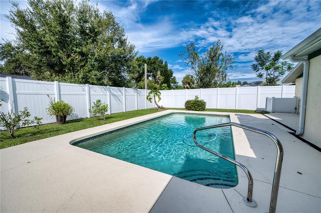 Exterior, Pool