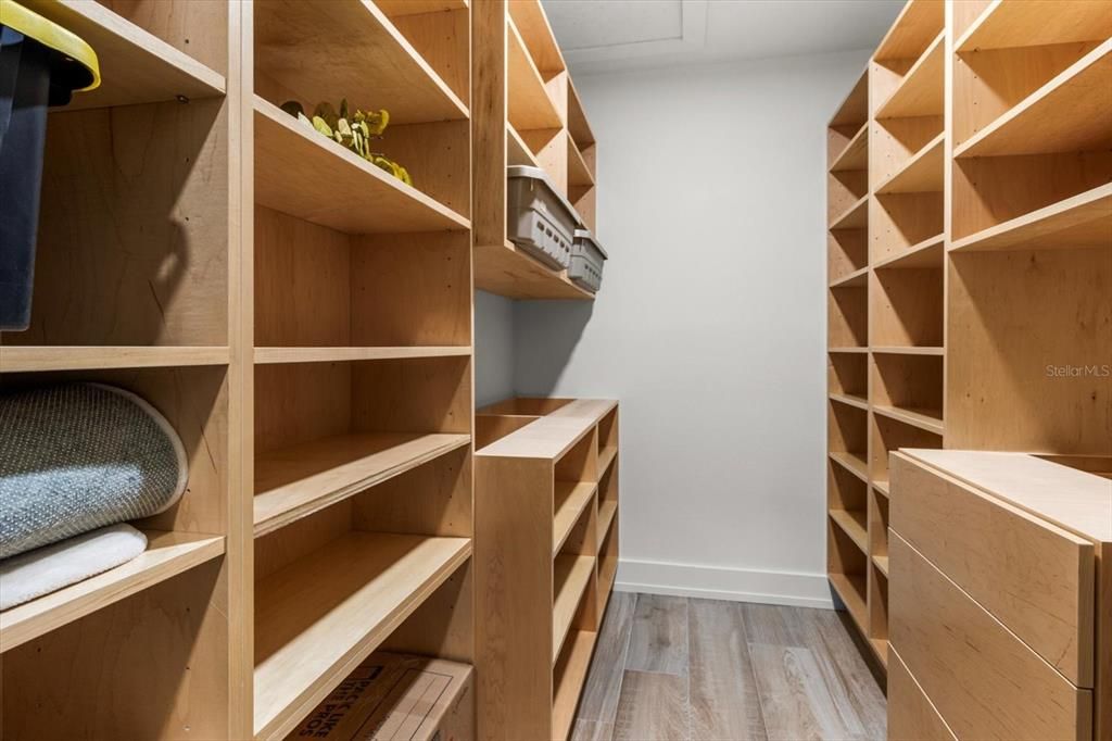 Interior, Walk-in Closets, Wood Texture Flooring