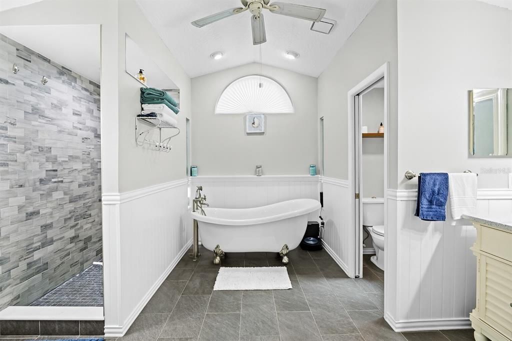Bathroom, Free Standing Baths, Interior, Recessed Lighting